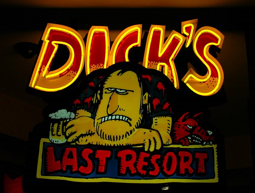 Dicks-Last-Resort-hina-pelanggan